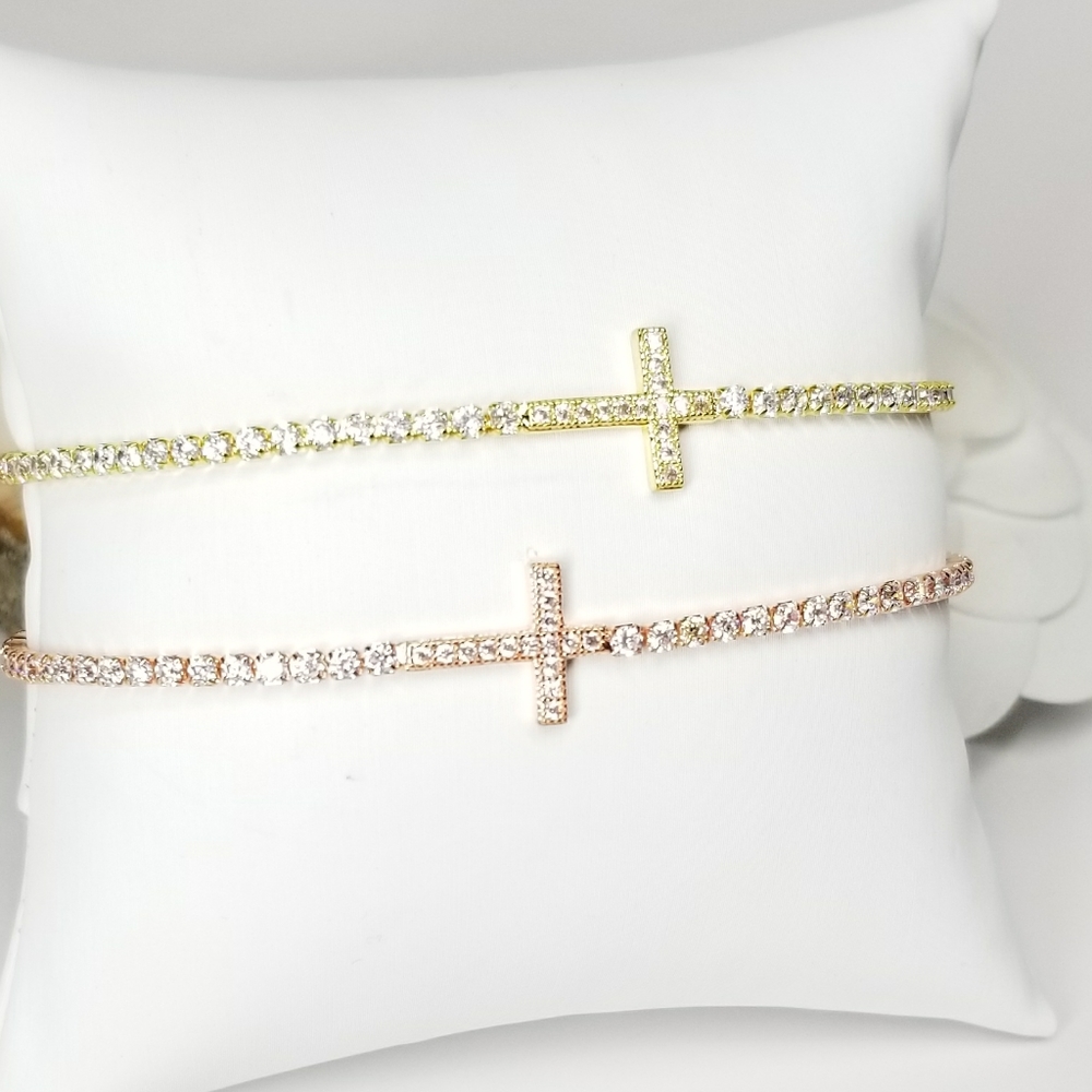 NEW in Gift Box Pave CZ Slider Tennis Bracelet NWT - Picture 2 of 8